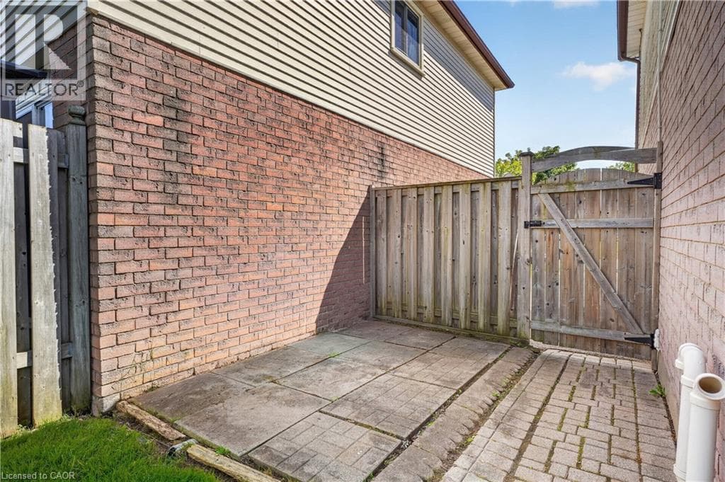 Detached for sale at 38 MEADOW WOODS Crescent, Forest Heights, Kitchener, Ontario, photo 7