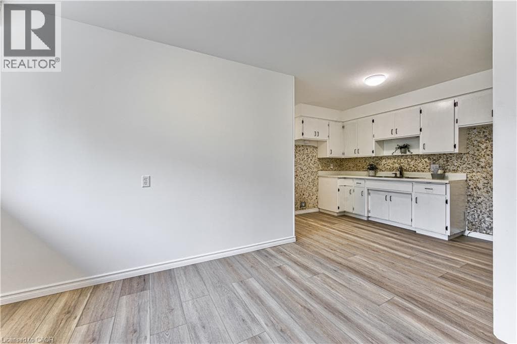 Semi-detached for sale at 21 VICMOUNT Drive, Victoria Hills, Kitchener, Ontario, photo 9