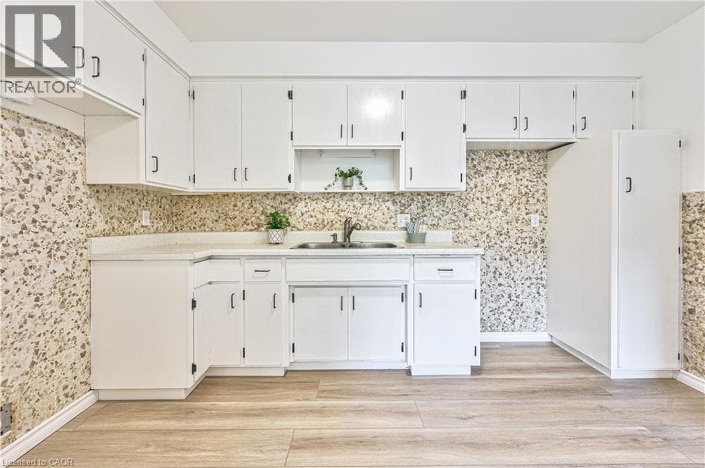 Semi-detached for sale at 21 VICMOUNT Drive, Victoria Hills, Kitchener, Ontario, photo 13