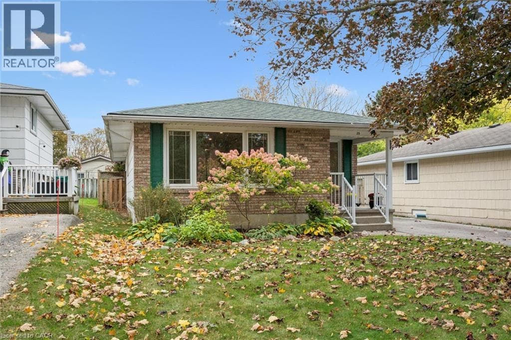 Detached for sale at 35 PEPPERWOOD Crescent, Chicopee, Kitchener, Ontario, photo 2