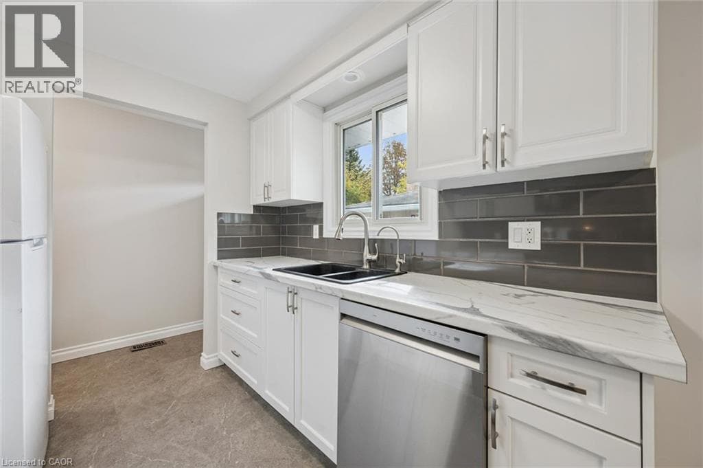 Detached for sale at 35 PEPPERWOOD Crescent, Chicopee, Kitchener, Ontario, photo 14