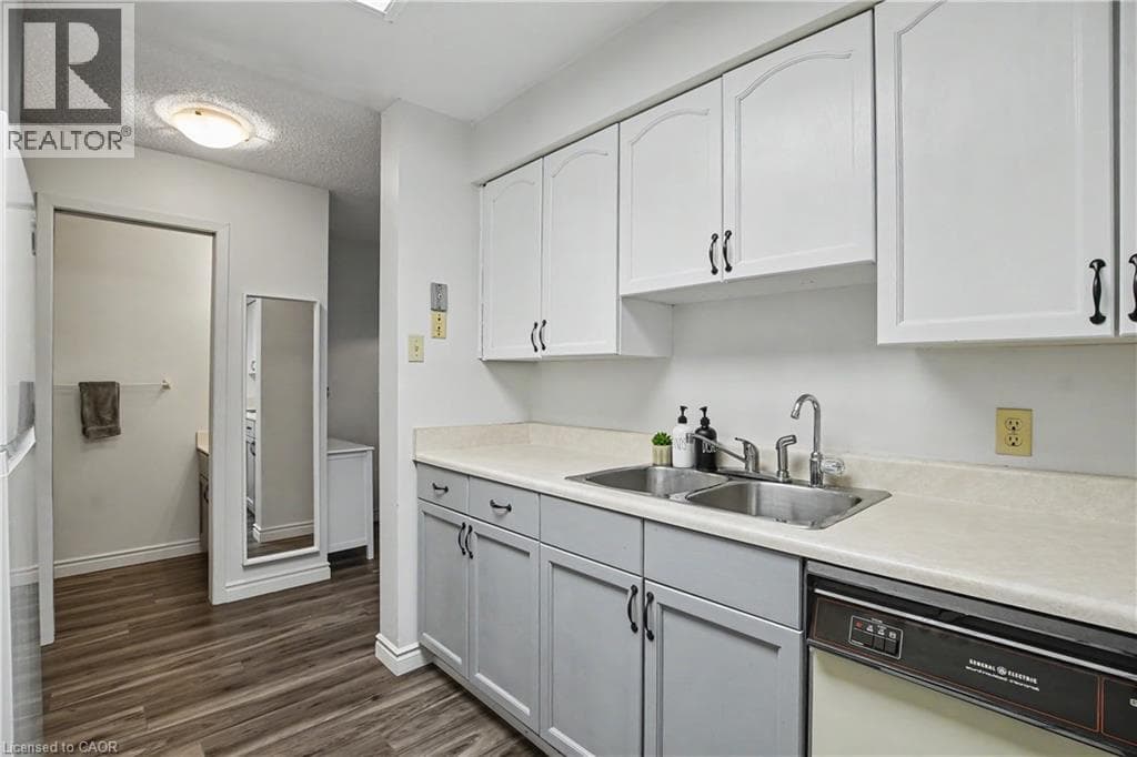 Apartment for sale at 20 ELLEN Street E Unit# 207, Civic Centre, Kitchener, Ontario, photo 5