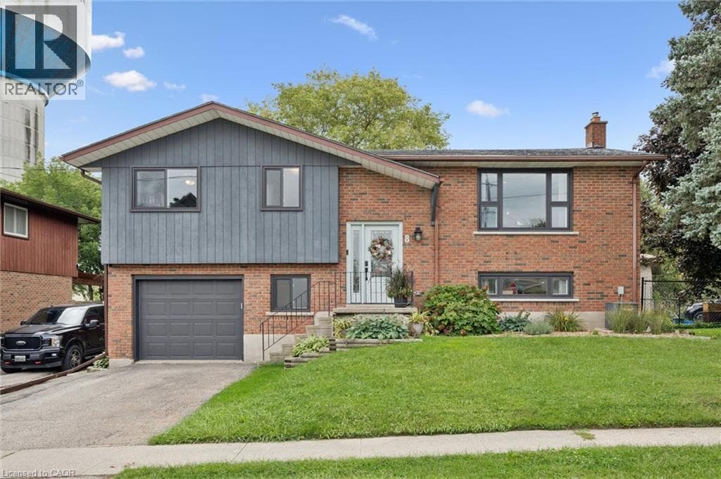 Detached for sale at 8 CHRISTIAN Street, Baden, Wilmot, Ontario, photo 3