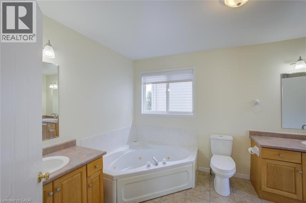 Detached for sale at 11 KROEGER Crescent, Cooper, Cambridge, Ontario, photo 5