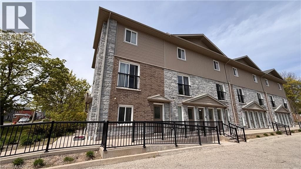 Townhouse for sale at 122 COURTLAND Avenue E Unit# 1, Mill Courtland Woodside Park, Kitchener, Ontario