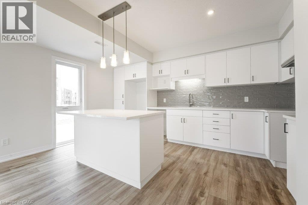 Townhouse for sale at 686 BENNINGER Drive, Laurentian West, Kitchener, Ontario, photo 13