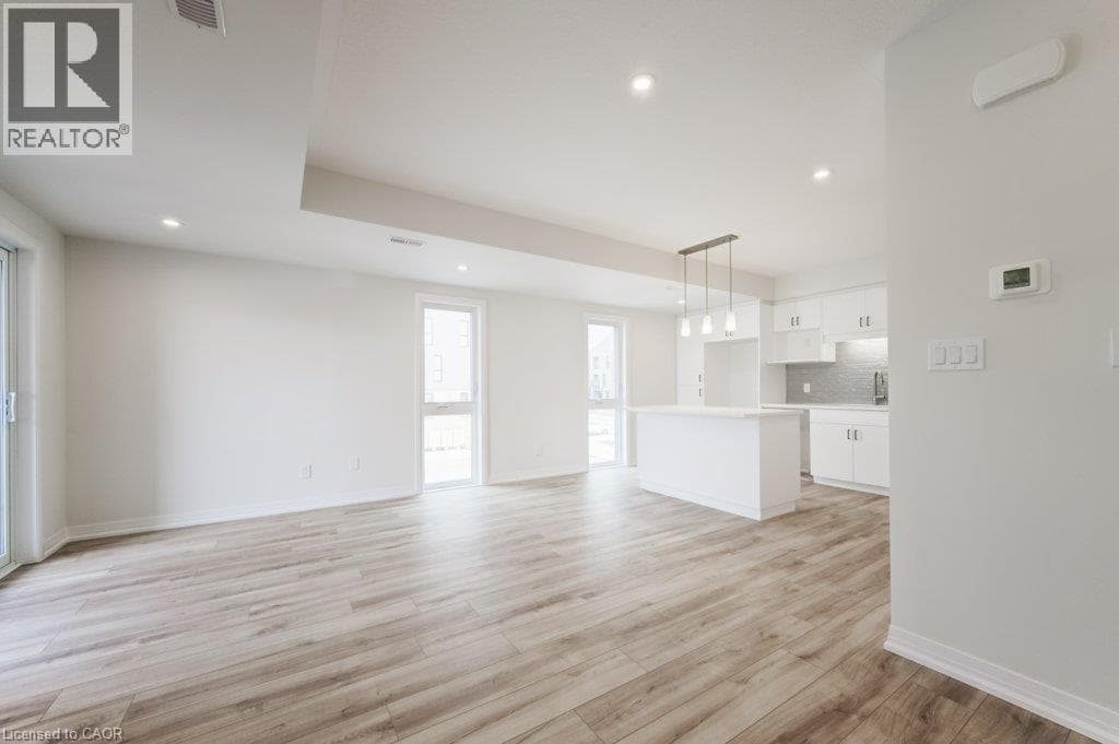 Townhouse for sale at 686 BENNINGER Drive, Laurentian West, Kitchener, Ontario, photo 8
