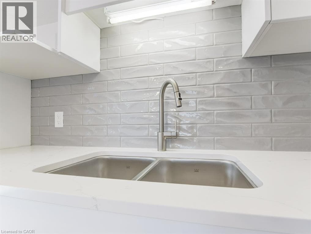 Townhouse for sale at 686 BENNINGER Drive, Laurentian West, Kitchener, Ontario, photo 15