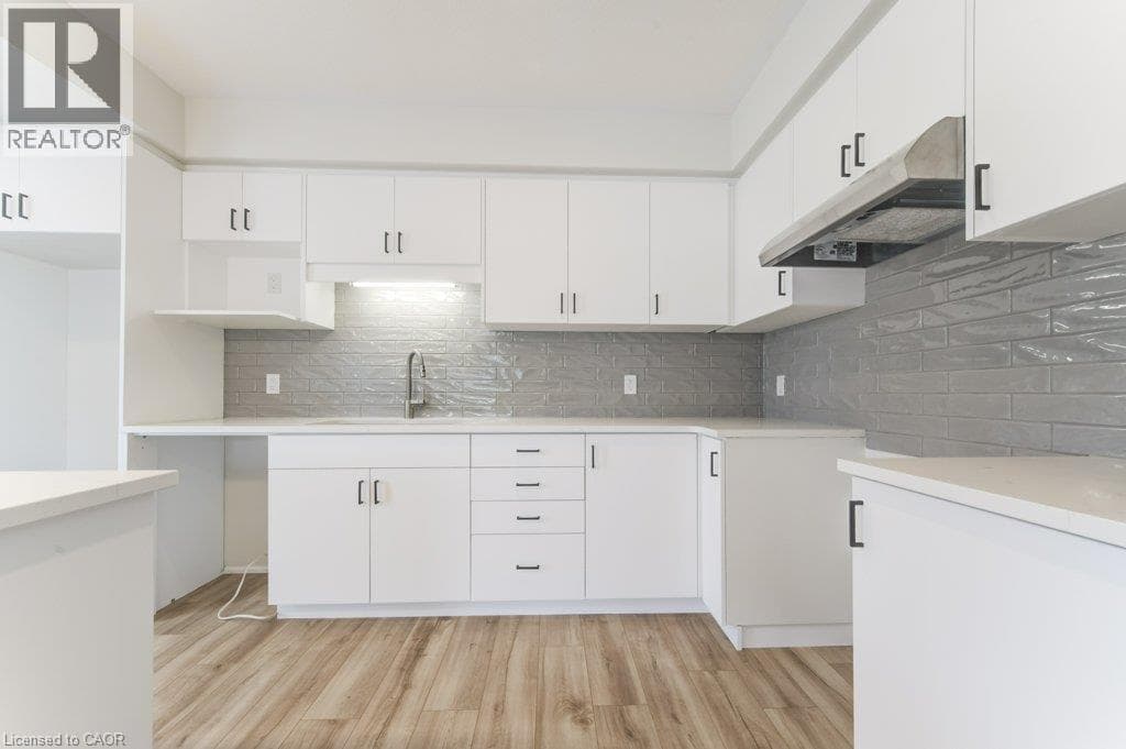 Townhouse for sale at 686 BENNINGER Drive, Laurentian West, Kitchener, Ontario, photo 14