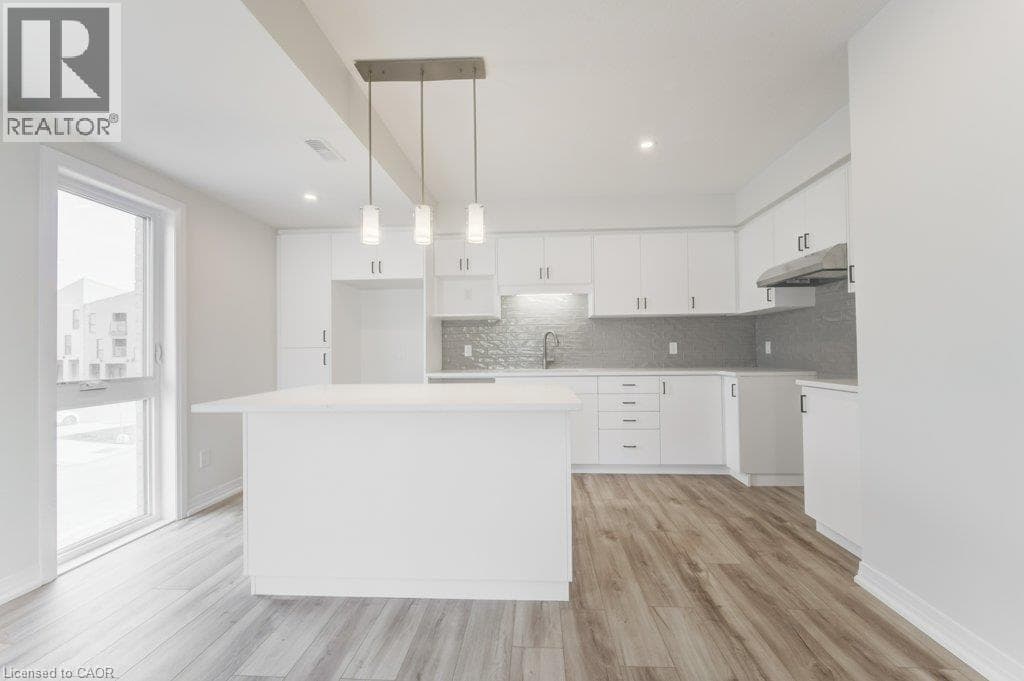 Townhouse for sale at 686 BENNINGER Drive, Laurentian West, Kitchener, Ontario, photo 10