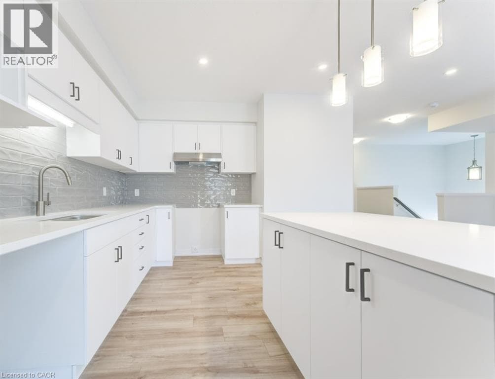 Townhouse for sale at 686 BENNINGER Drive, Laurentian West, Kitchener, Ontario, photo 16