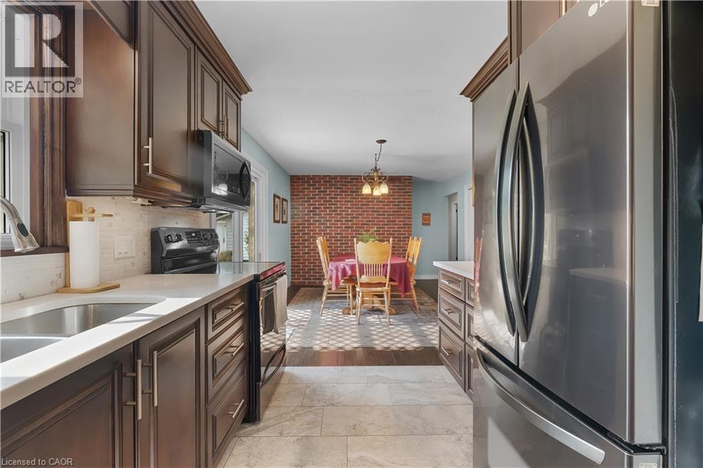 Detached for sale at 1645 KING Street N, St. Jacobs, Woolwich, Ontario, photo 9
