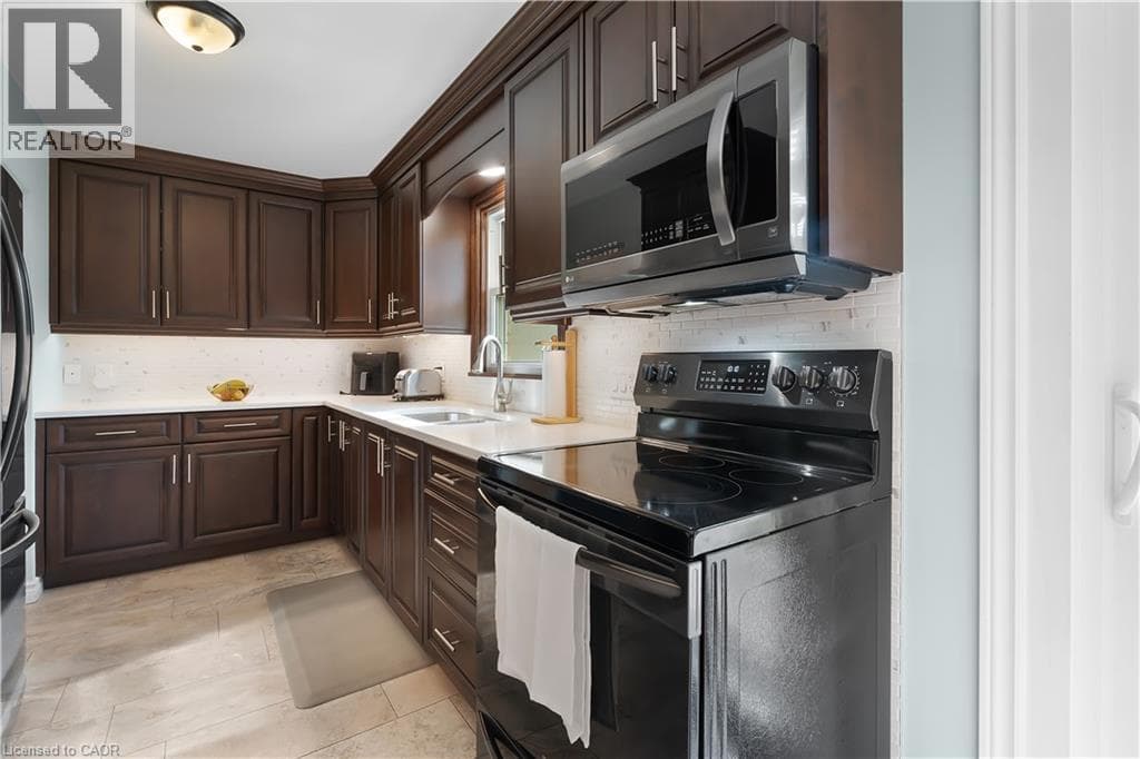 Detached for sale at 1645 KING Street N, St. Jacobs, Woolwich, Ontario, photo 6