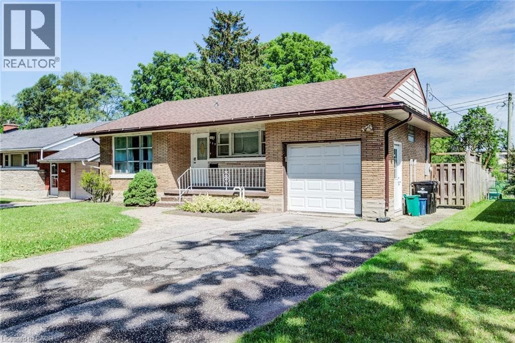 Multi-family for sale at 139 ELGIN Crescent, Uptown North, Waterloo, Ontario, photo 3