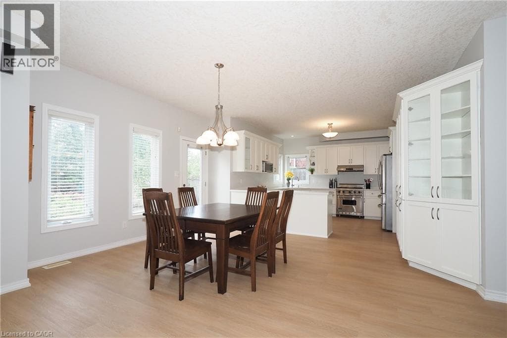 Detached for sale at 15 TREEVIEW Drive, St. Jacobs, Woolwich, Ontario, photo 9