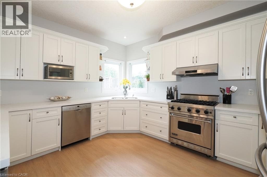 Detached for sale at 15 TREEVIEW Drive, St. Jacobs, Woolwich, Ontario, photo 6