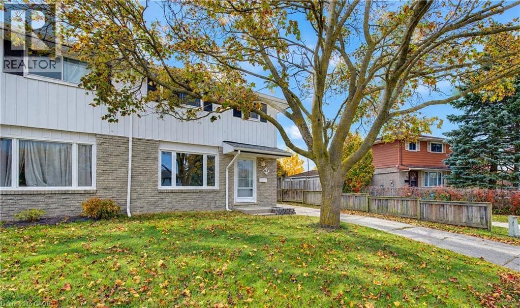 Semi-detached for sale at 62 THE COUNTRY Way, Country Hills West, Kitchener, Ontario, photo 3