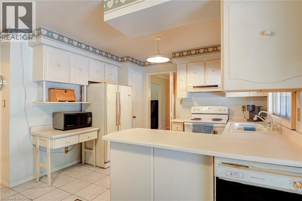 Detached for sale at 8 BONNYLYN Drive, Forest Hill, Kitchener, Ontario, photo 13