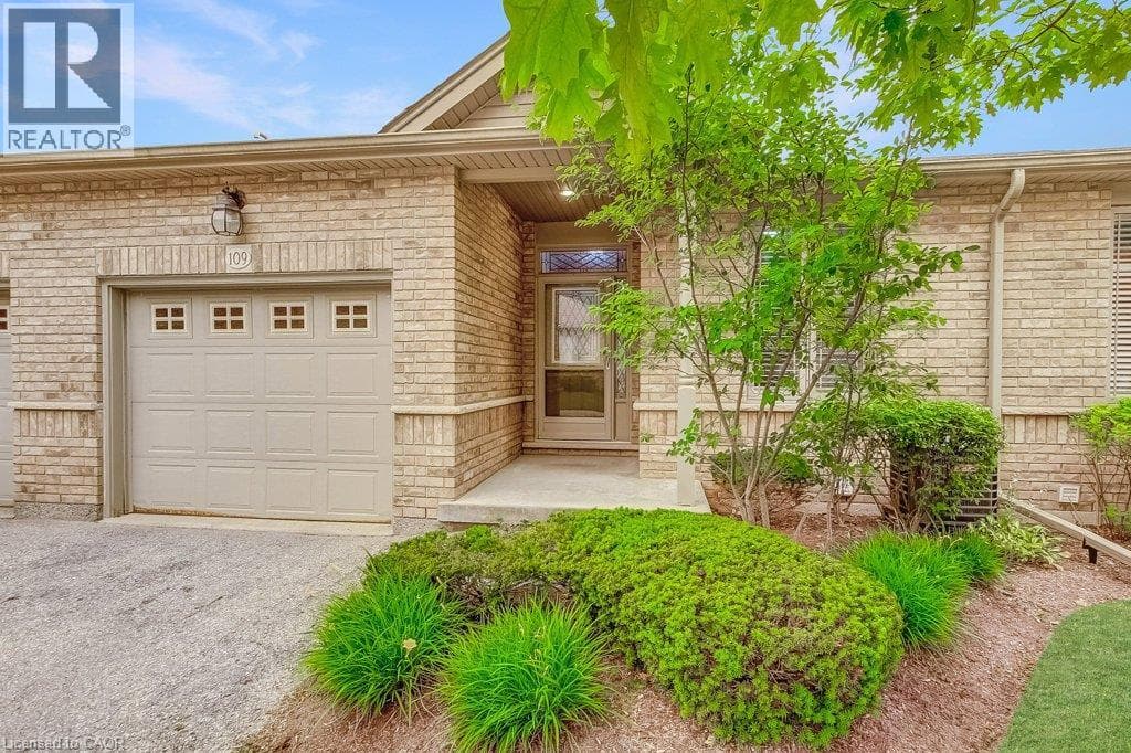 20 ISHERWOOD Avenue Unit# 109