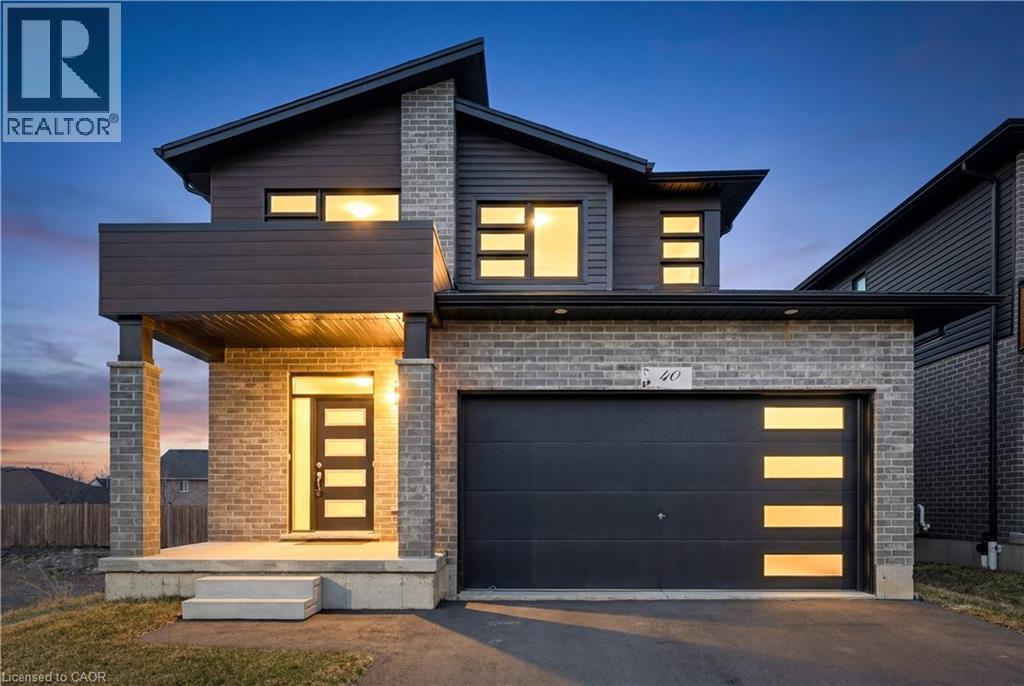 40 MOON Crescent