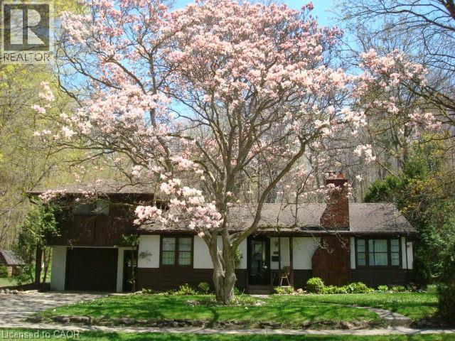 135 GLENFOREST Road