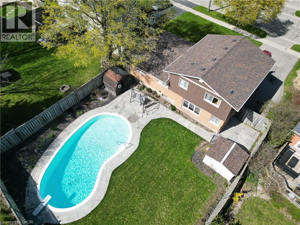 76 CLOVERDALE Crescent