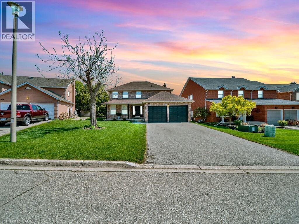 16 GLENNIE Court