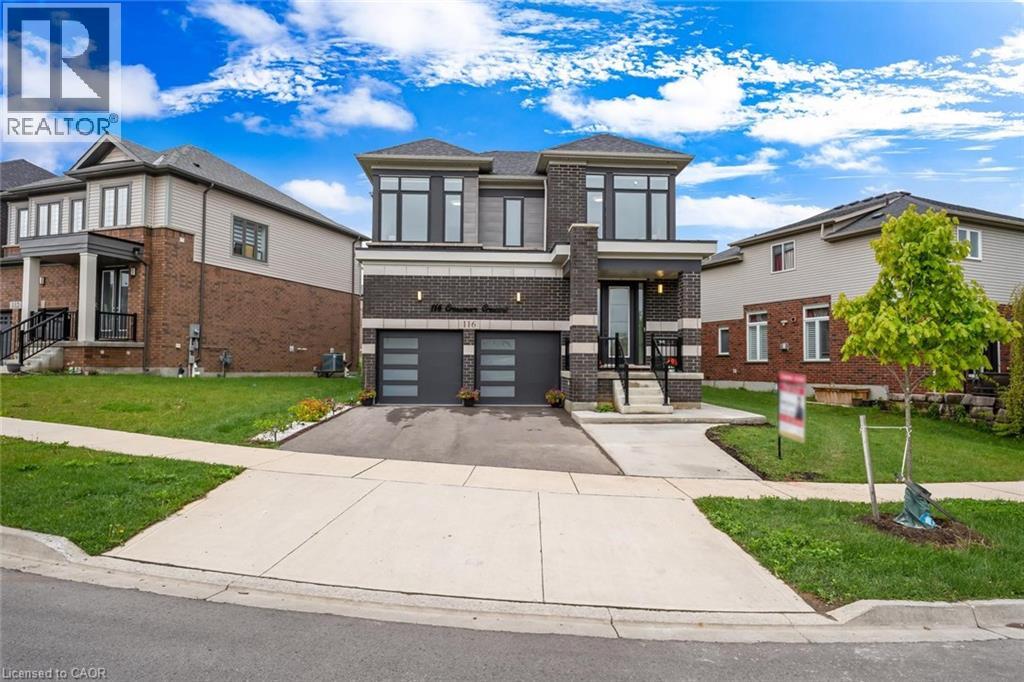 116 CROSSMORE Crescent