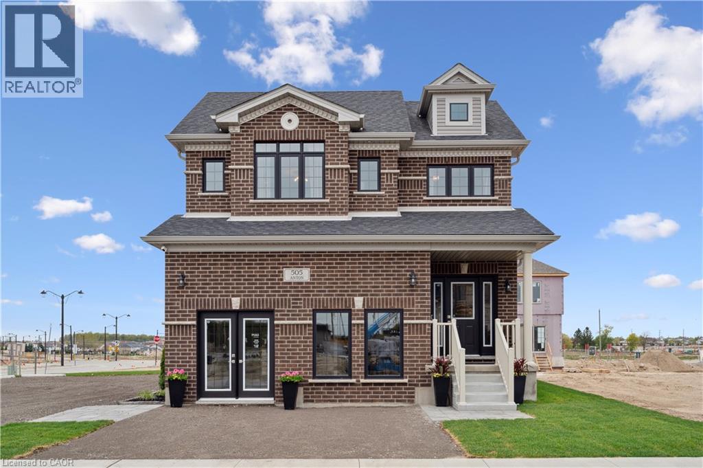 629 ANTON Crescent