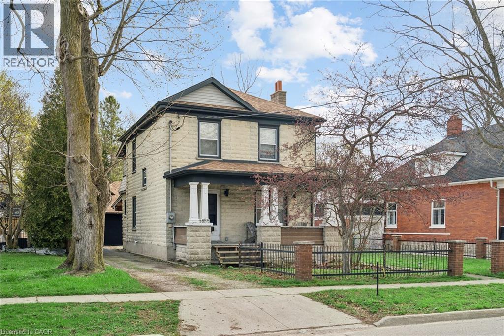 855 HAMILTON Street