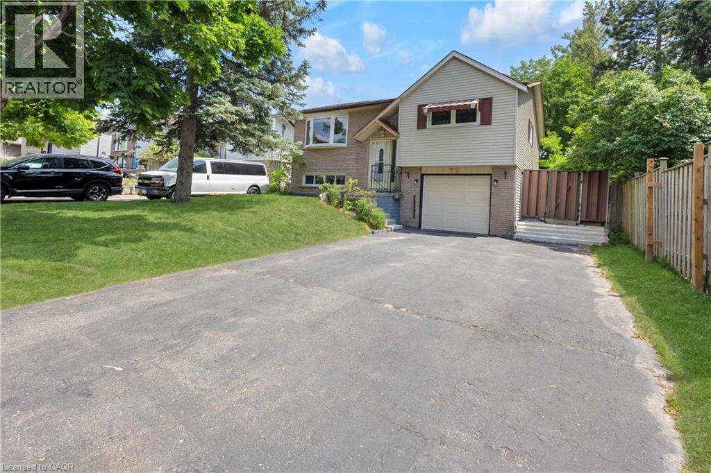 72 PINEMEADOW Crescent