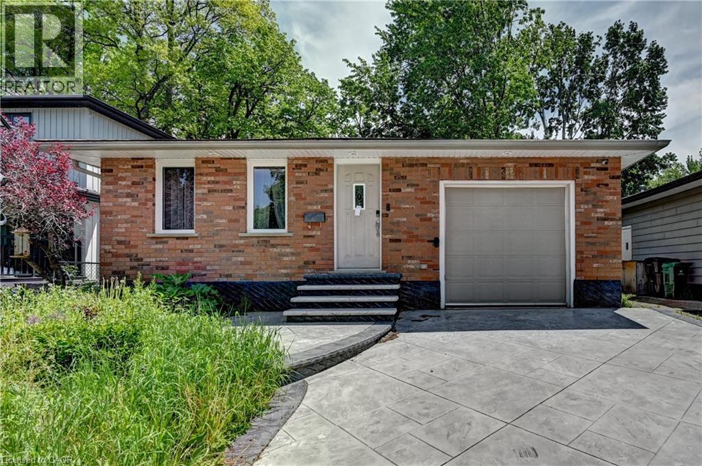 525 FALLINGBROOK Drive