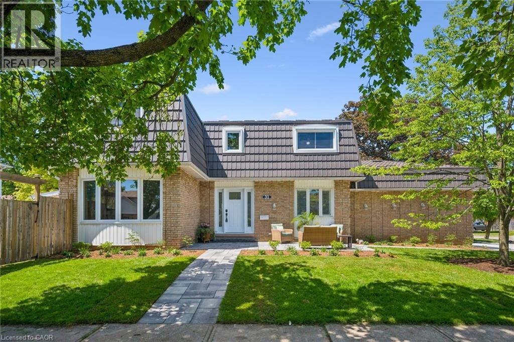 31 GLEN LAKE Crescent