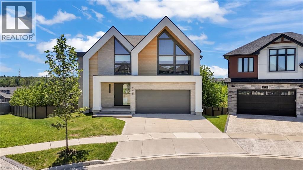 920 THOMAS PEDDER Court