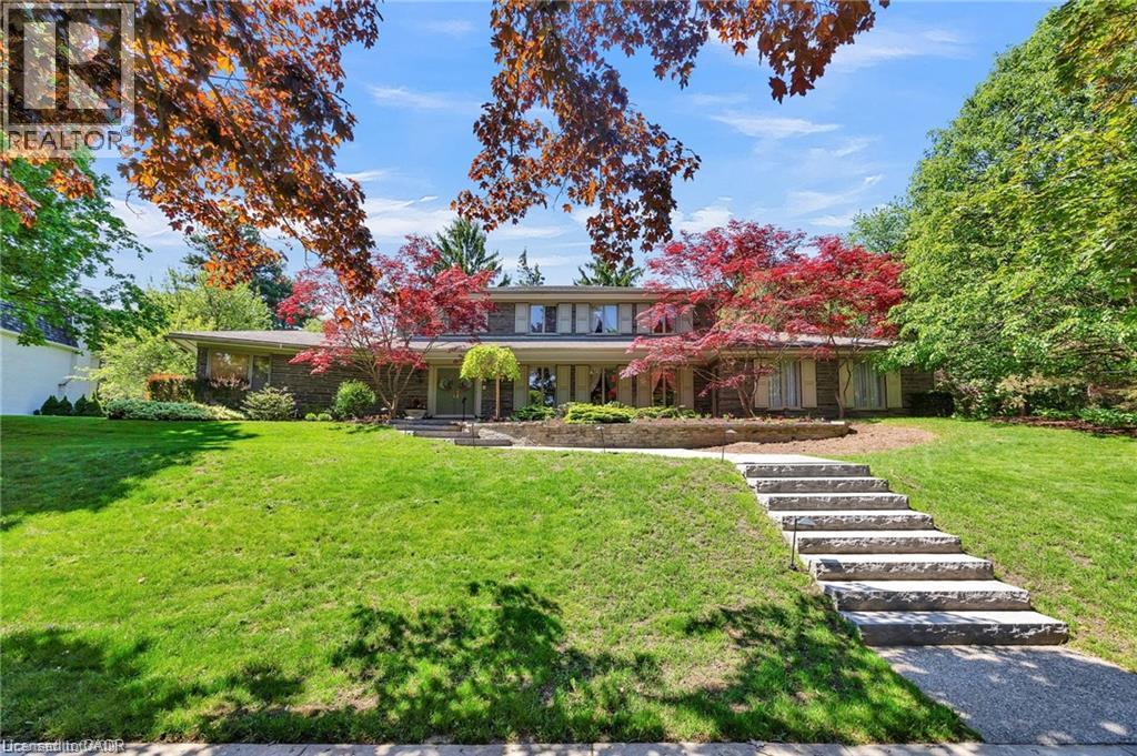 61 HUNTLEY Crescent