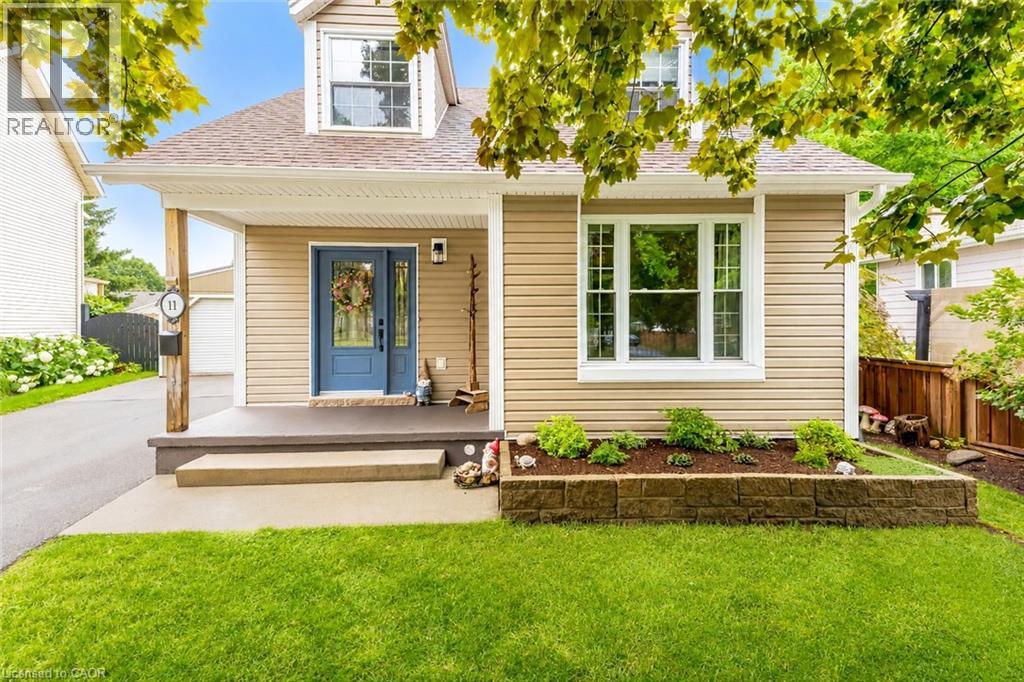 11 NIPIGON Place